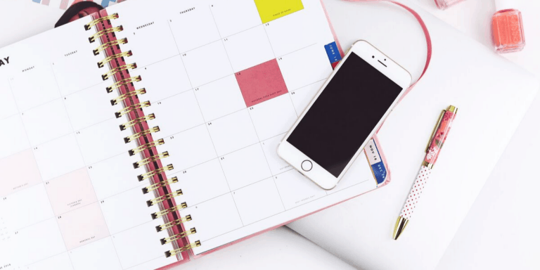 Need to calm the chaos in your home and schedule? Try a mom planner to get back on track! These best planners for moms will help you keep track of your commitments, conquer your schedule, and set and meet goals! Which one is your perfect match?